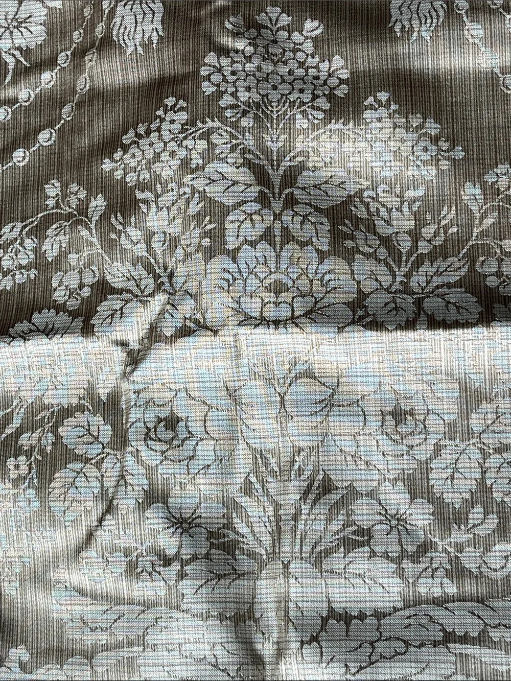 King Size Bed Skirt 4 Pillow Shams Vintage 5 Pieces Taupe Monique Luxury NWOT